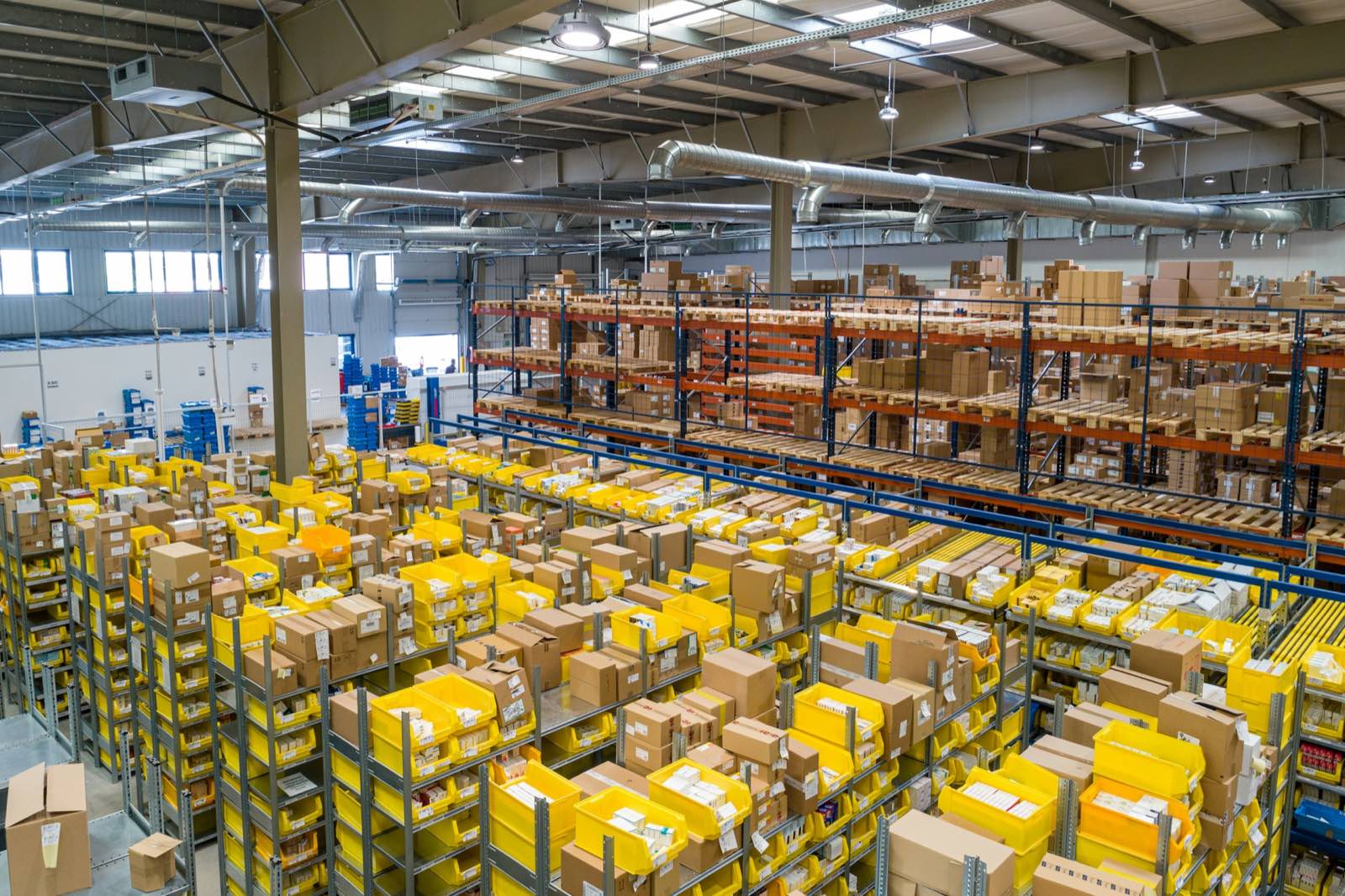 Shelving and picking bins in a stockroom